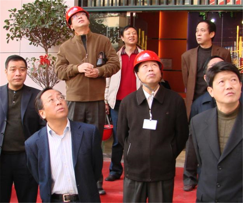 14时任湖北省建设厅厅长杨晓波旅行EVO视讯雅荷大厦