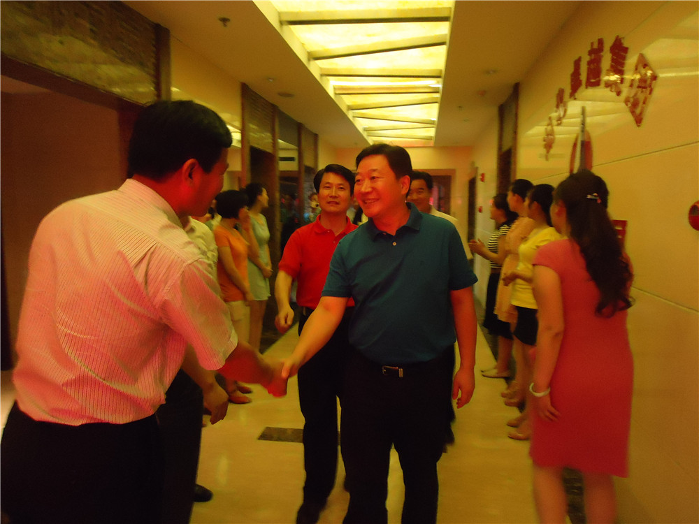 13刘雁飞董事长陪同十堰市市委书记周霁视察EVO视讯集团西安总部